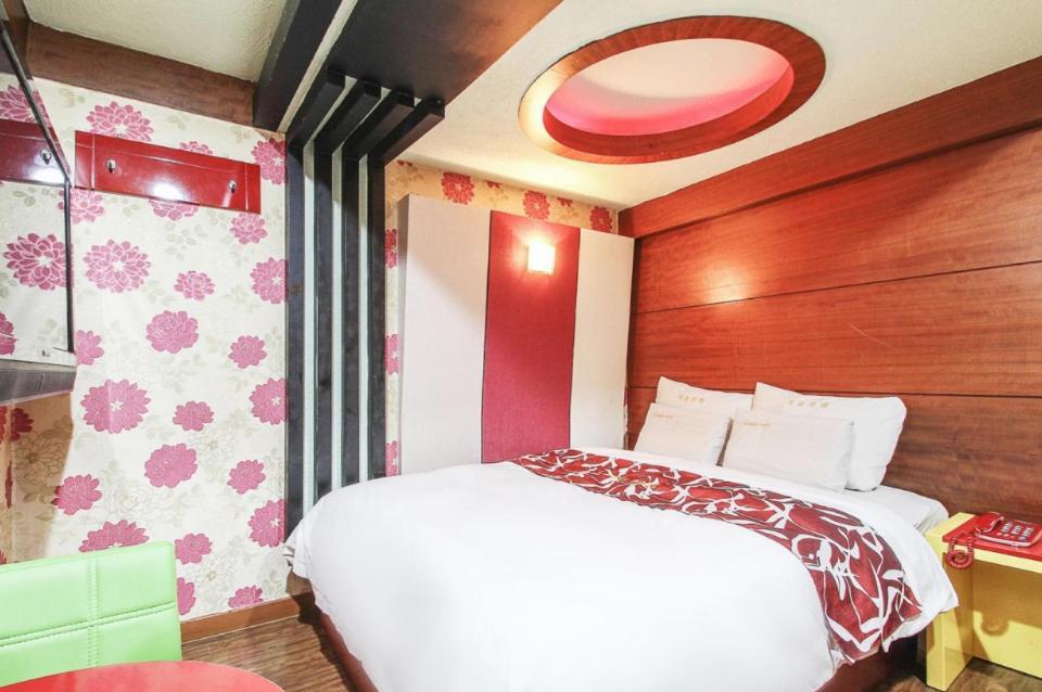 Couple Motel Seul Esterno foto